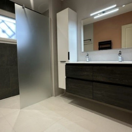 Renovation ,réalisation salle de bains plaisance du touch  douche italienne paroi fixe  / bedouret-renovation