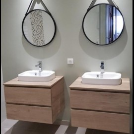 salle de bain ,simplicité et beauté avec ce meuble suspendu double vasque et ses tiroirs à rangements multiples avec miroirs rond bedouret-renovation salle de bains  toulouse 31000  artisan